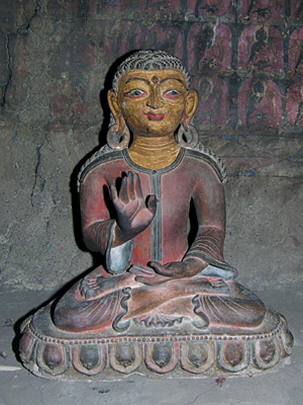 Cette statue de Marpa, qui date de la fin du XIIIe siècle ou du début du XIVe, et qui vient de Wanla au Ladakh, pourrait être un des plus anciens portraits qui reste du maître. Photo de Christian Luczanits.
